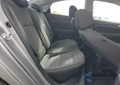 2022 Hyundai Accent Se z USA, uszkodzony, nr VIN 3KPC24A64NE156073